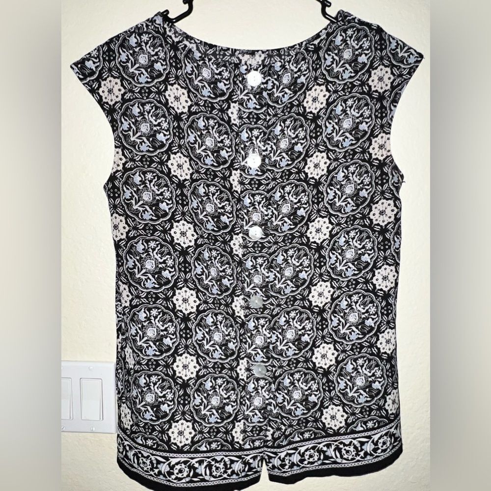 ❄️ LADIES FLORAL SLEEVELESS TOP- SIZE MEDIUM - Picture 2 of 4